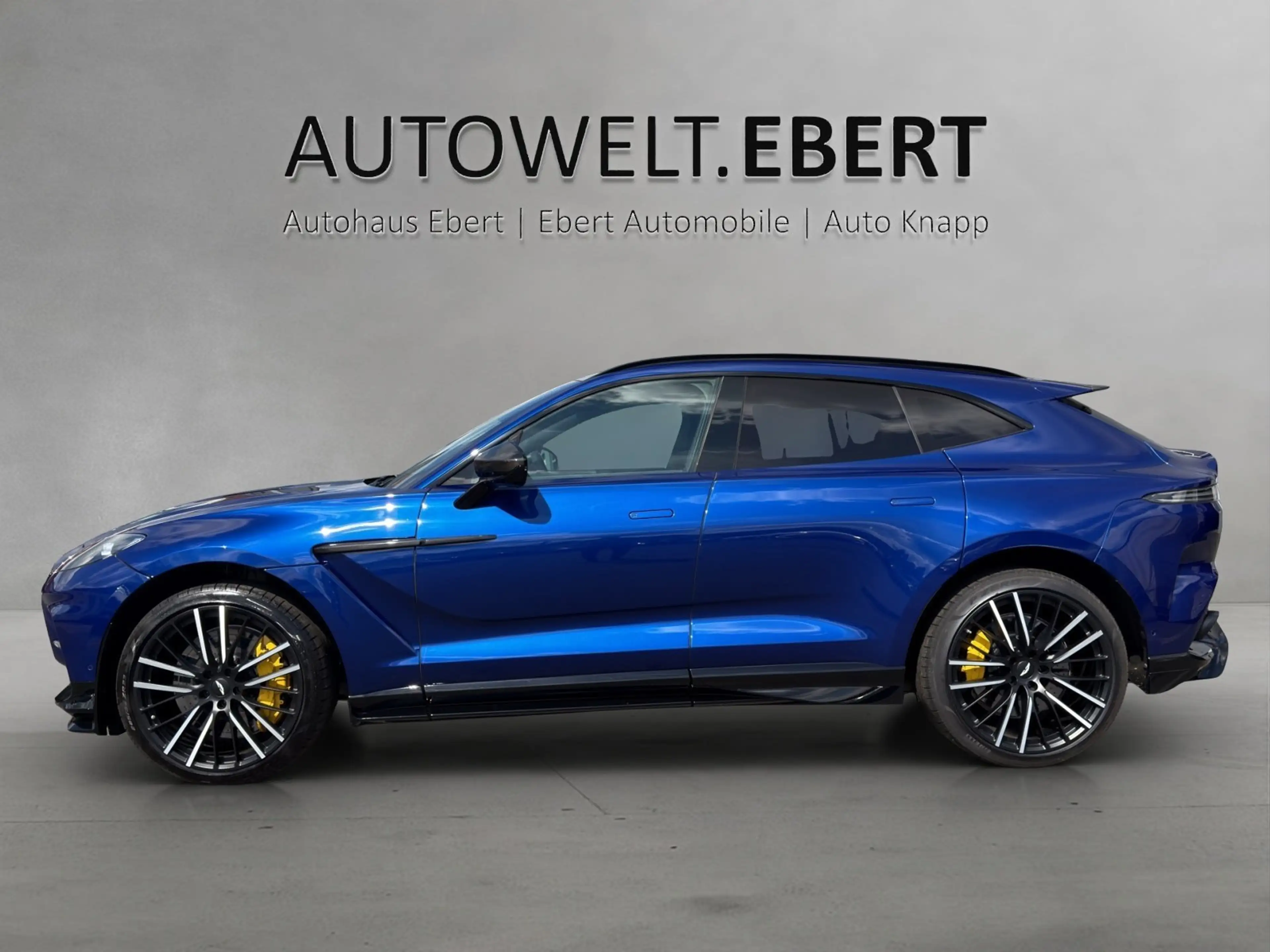 Aston Martin DBX 707 1.Hd.Aston AHK (TowBar) darkknight-havana — photo 2