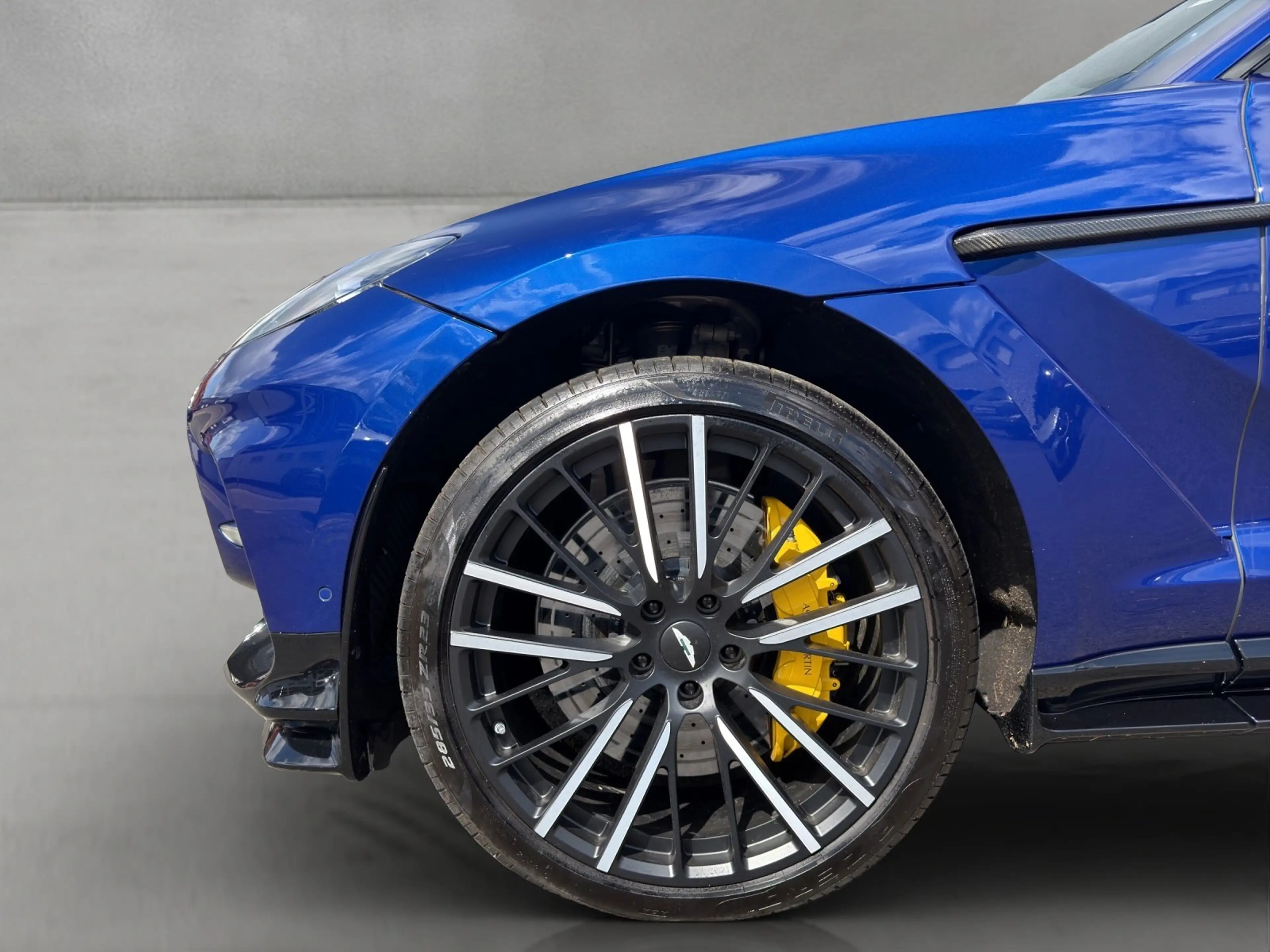 Aston Martin DBX 707 1.Hd.Aston AHK (TowBar) darkknight-havana — photo 15