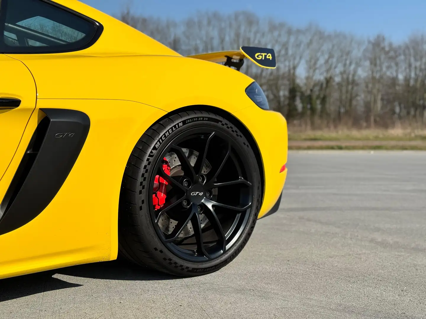 Porsche 718 Cayman GT4 4.0i Giallo - 2