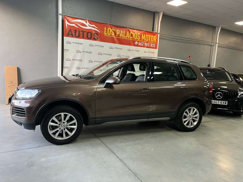 Volkswagen Touareg 3.0TDI V6 BMT Premium TerrainTech 245 Tip. - foto 1
