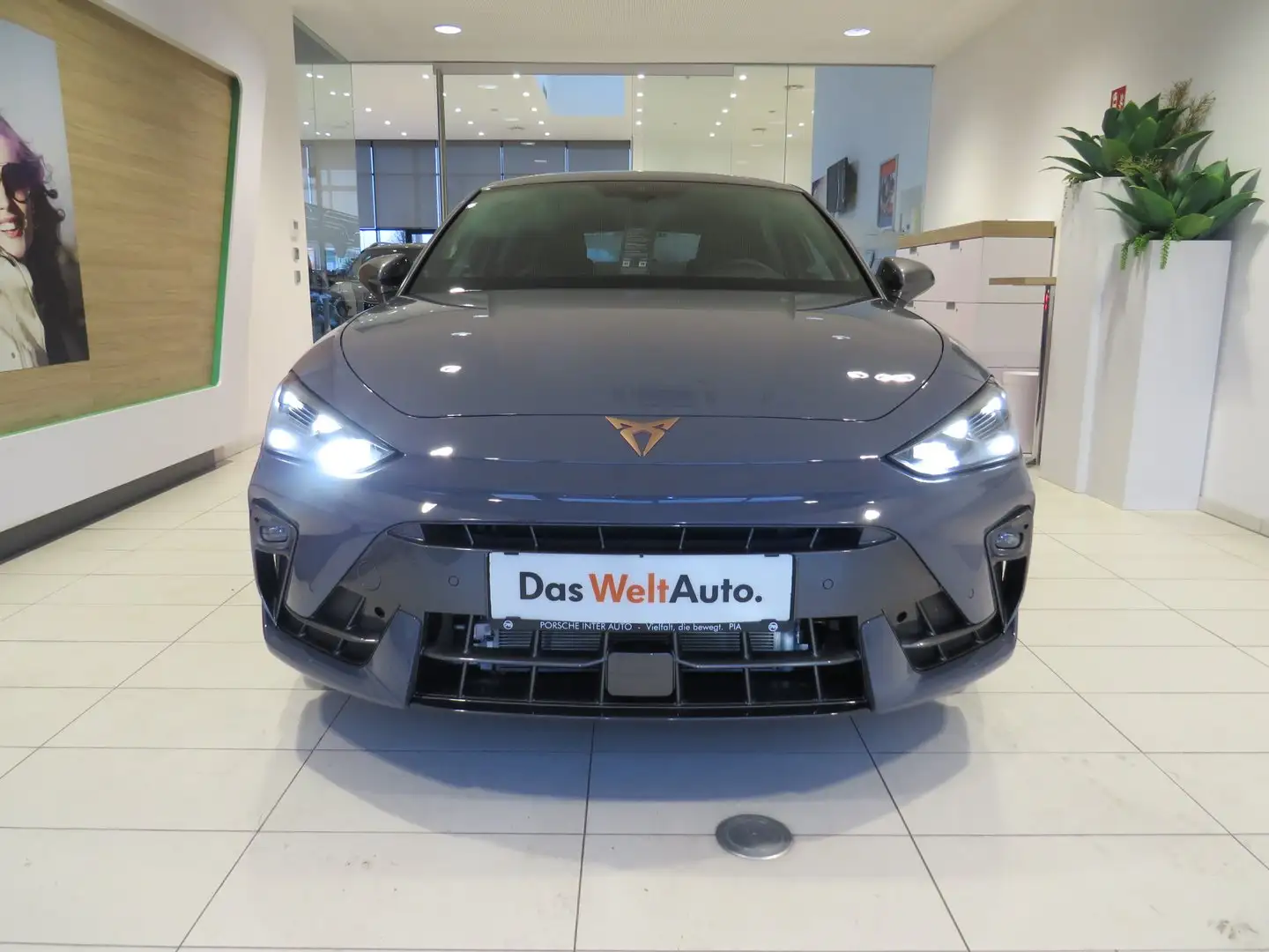 CUPRA Leon 1.5 TSI 150 PS ACT Grau - 2
