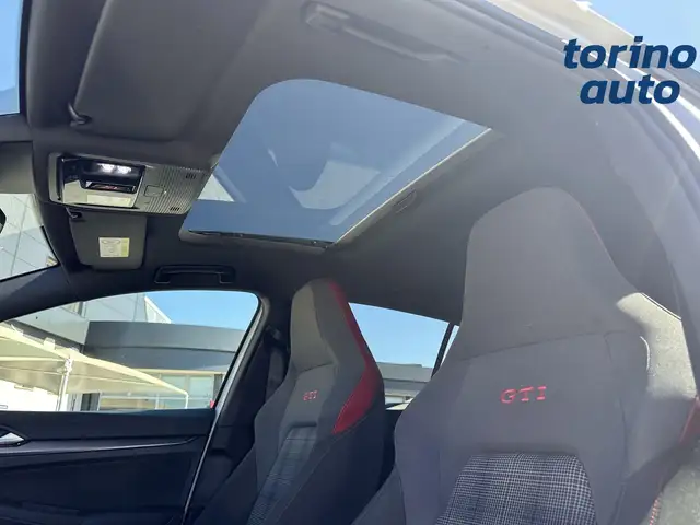 Volkswagen Golf view 11