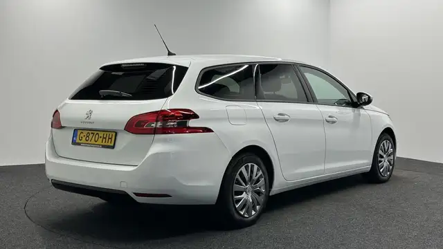 Peugeot 308 view 2