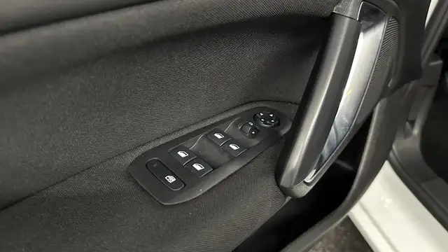 Peugeot 308 view 22