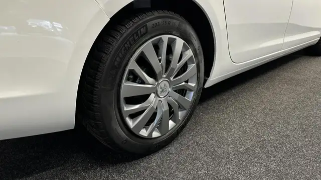 Peugeot 308 view 14