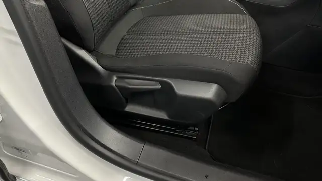 Peugeot 308 view 16