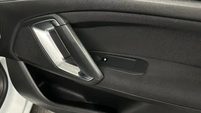 Peugeot 308 view 17