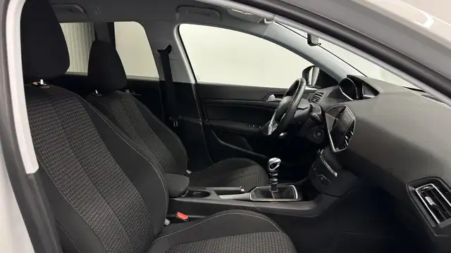 Peugeot 308 view 4