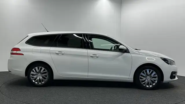 Peugeot 308 view 12