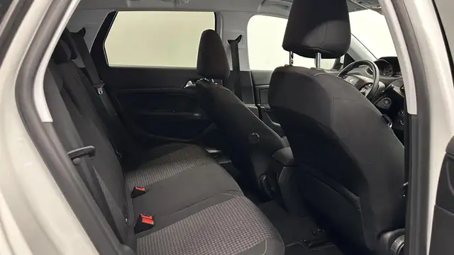 Peugeot 308 view 5