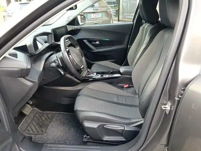 Peugeot 2008 view 10
