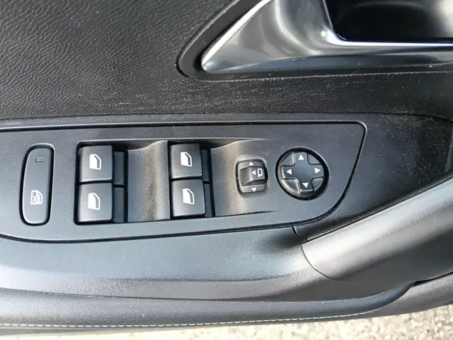 Peugeot 2008 view 14
