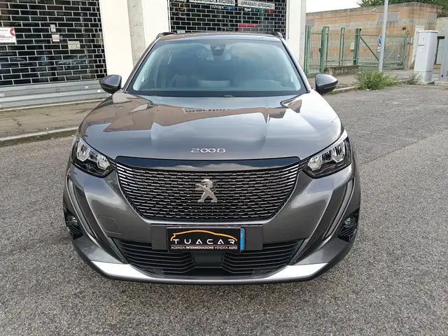 Peugeot 2008 view 2