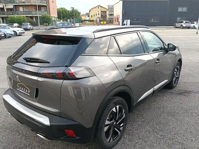 Peugeot 2008 view 6