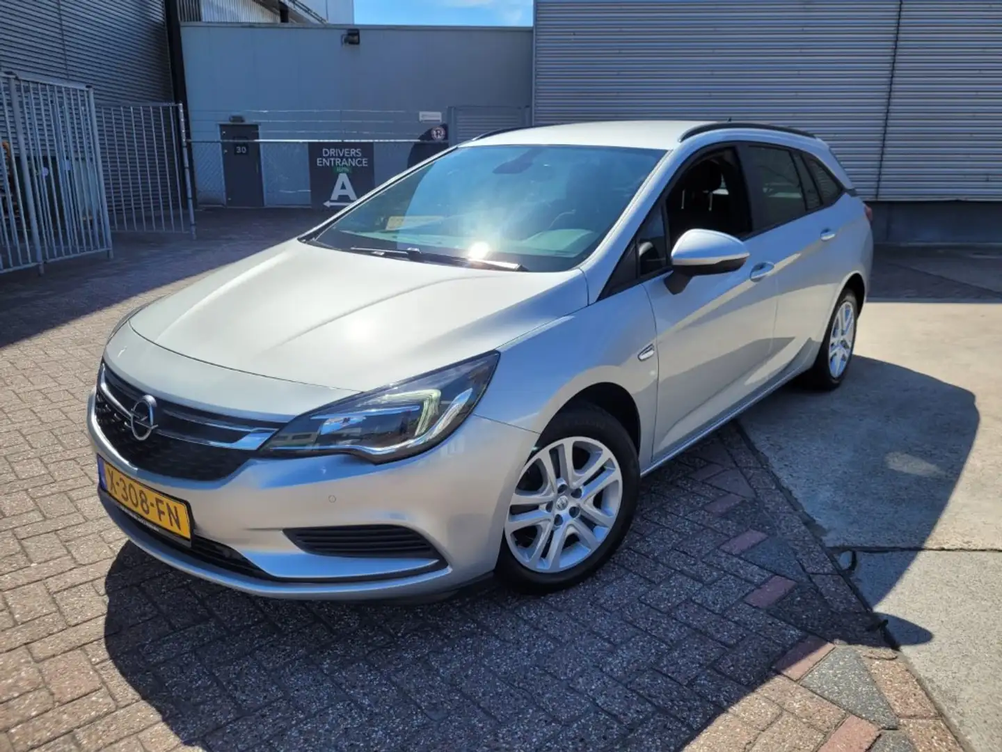Opel Astra Sports Tourer 1.6 CDTI 120 Jaar Edition Grau - 1