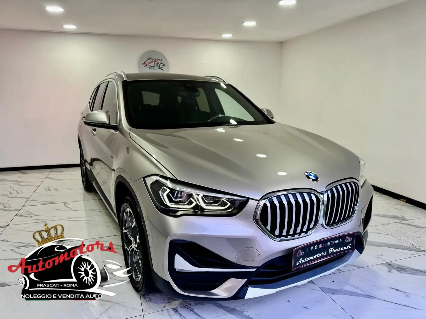 BMW X1 sdrive18d xLine auto-40 MILA KM-2020 Gris - 1