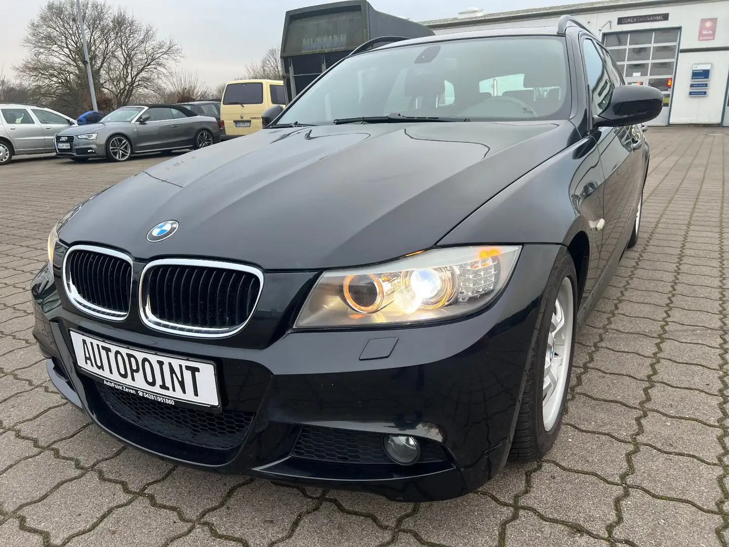 BMW 318 3 Touring 318i M-Paket LEDER*NAVI*PDC.... Schwarz - 1