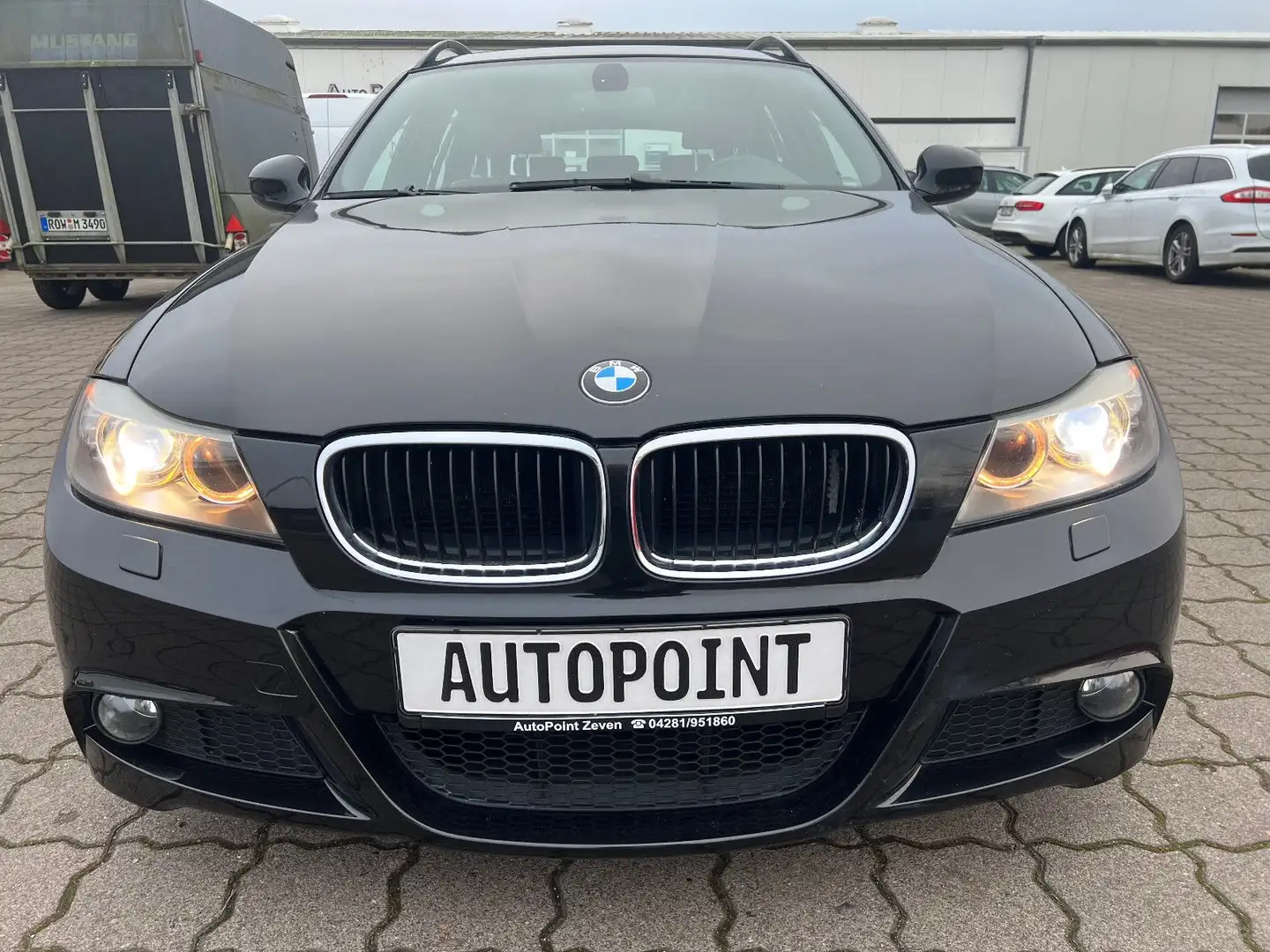 BMW 318 3 Touring 318i M-Paket LEDER*NAVI*PDC.... Schwarz - 2
