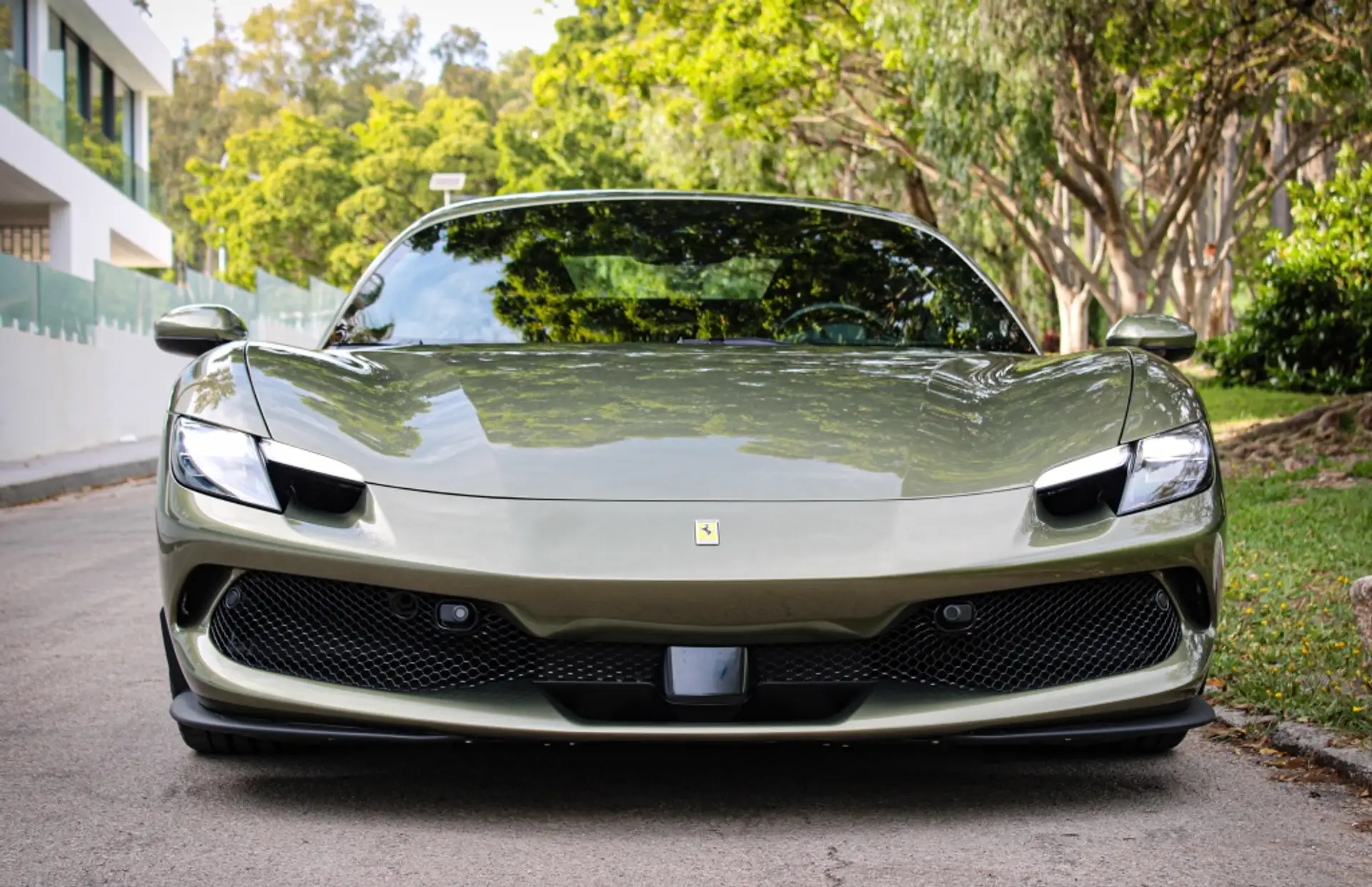페라리 296 GTS 2025 실버 사진 6