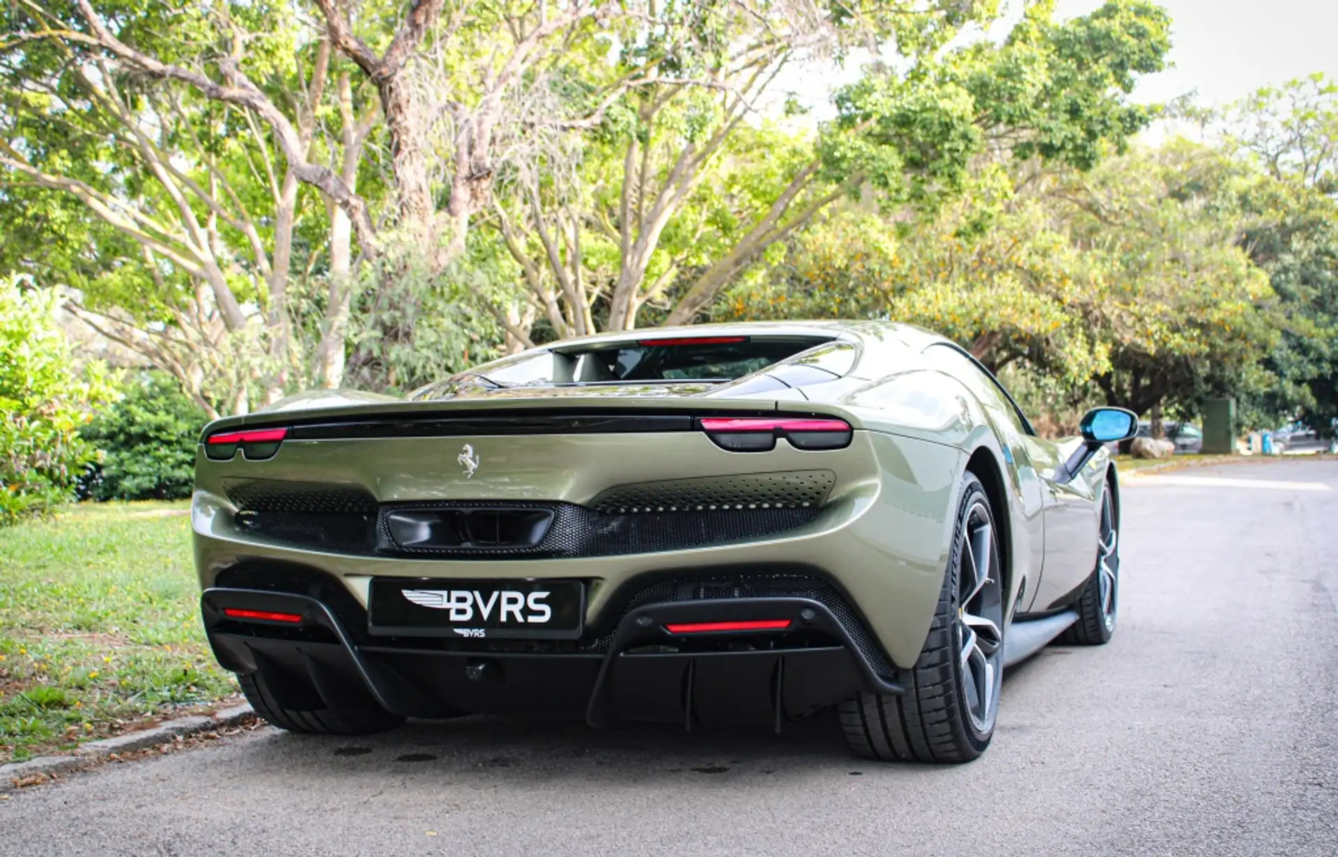 페라리 296 GTS 2025 실버 사진 8
