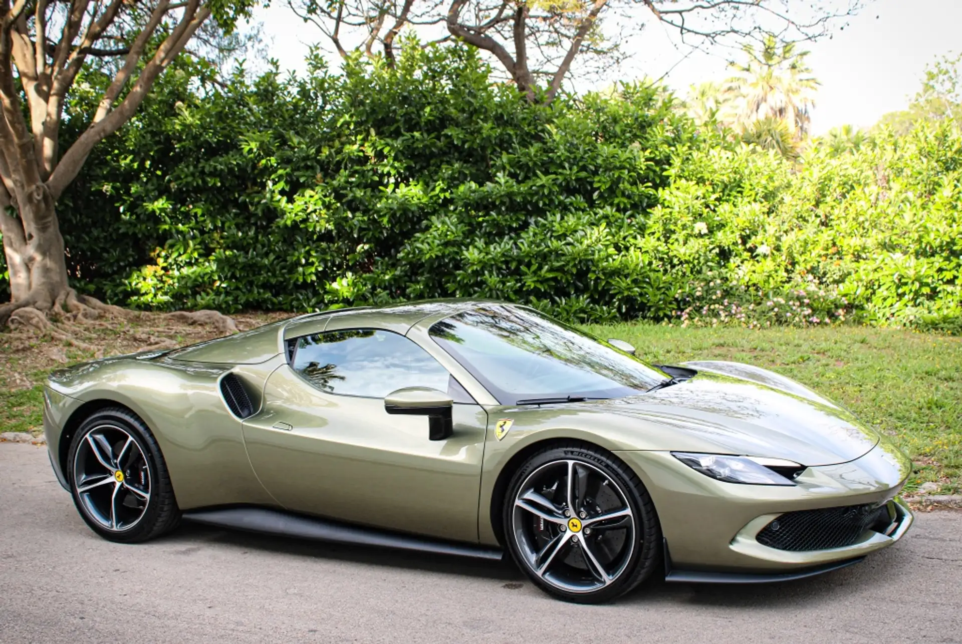 페라리 296 GTS 2025 실버 사진 7