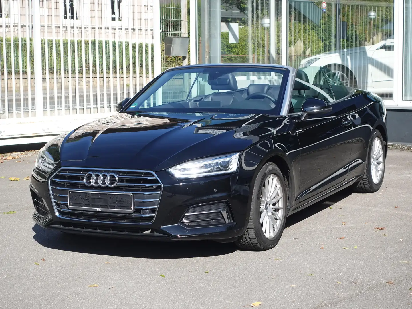 Audi A5 Cabrio design Automatik Leder Xenon AHK PTS Noir - 1