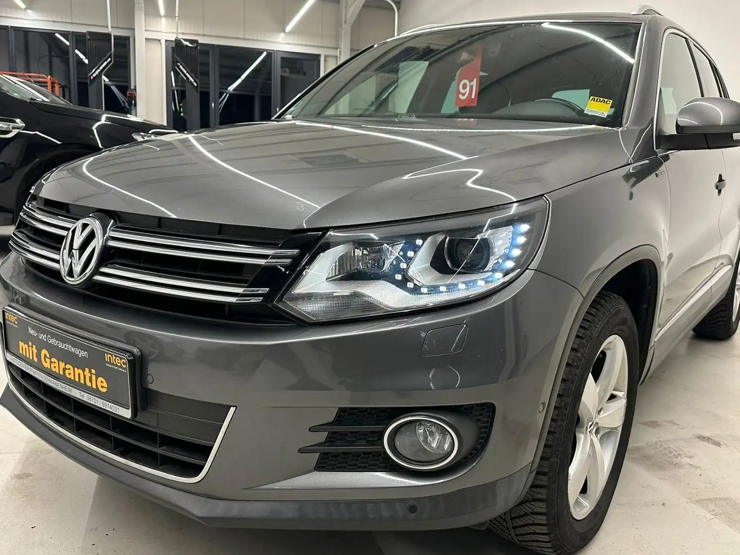 Volkswagen Tiguan Lounge Sport&Style*PANO*SHZ*PDC*TEMPOMAT Gris - 2