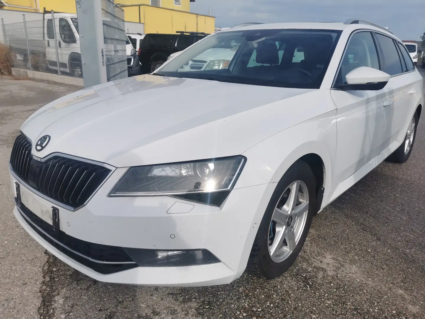 Skoda Superb Style Weiß - 1
