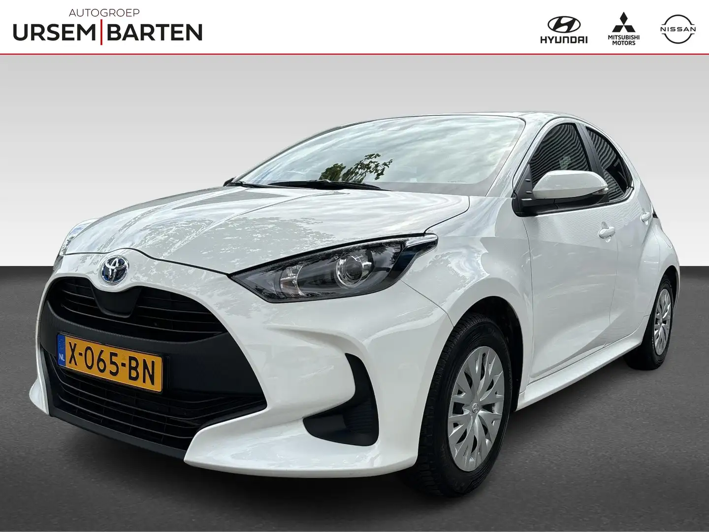 Toyota Yaris 1.5 Hybrid Active | navigatie Wit - 1