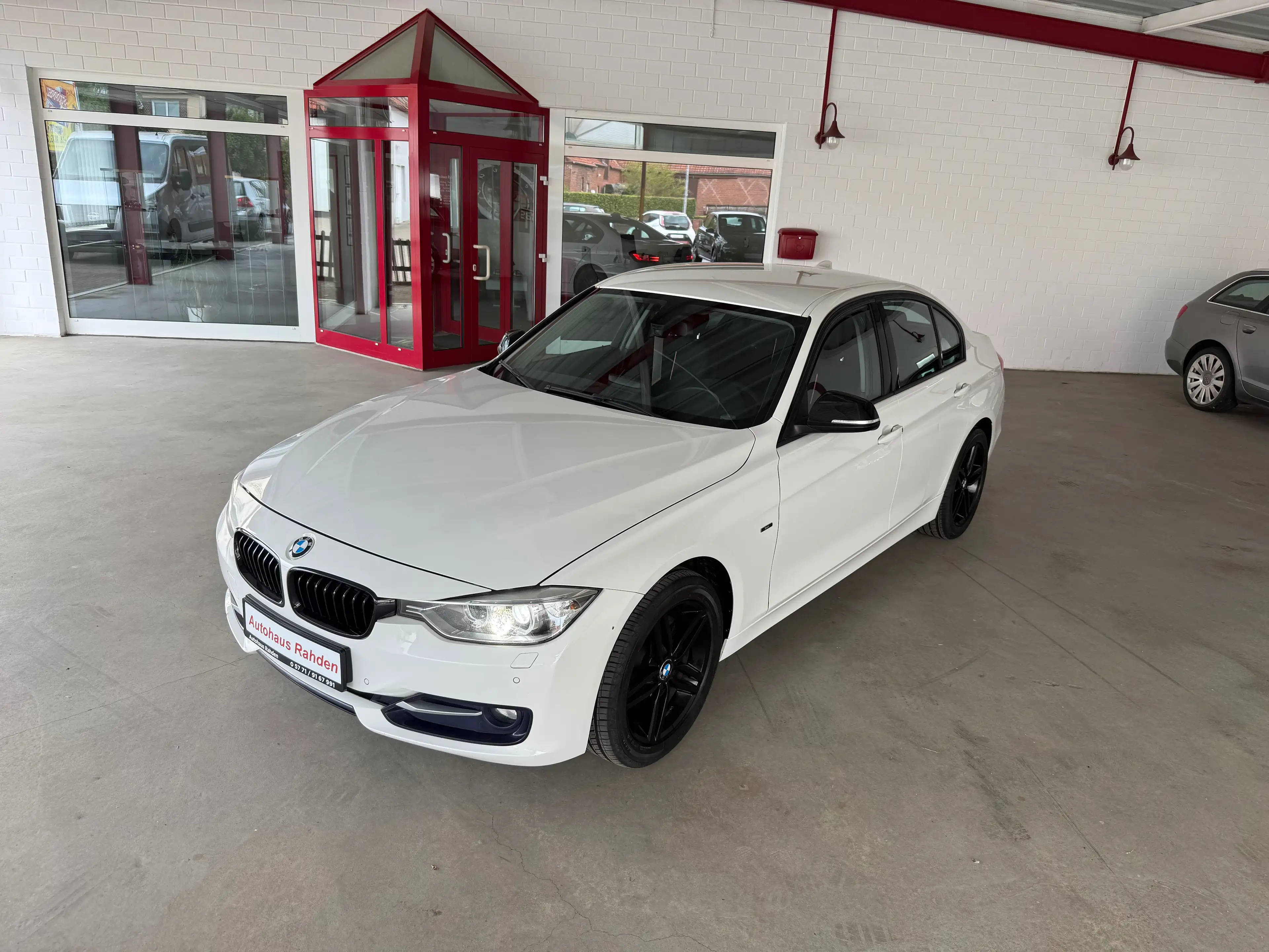 BMW 316 316i Aut. Sport Line — photo 9