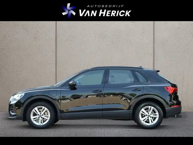 Audi Q3 view 2