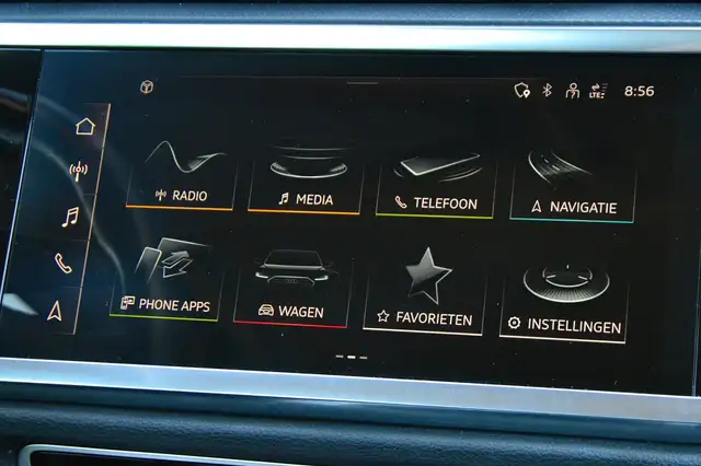 Audi Q3 view 12