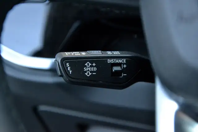 Audi Q3 view 21