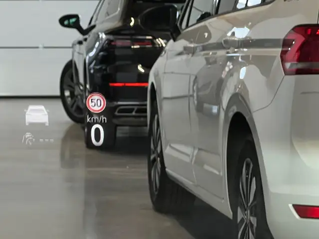 Volkswagen Passat Variant 2.0 TDI 142 kW 4Motion R-Line Head-up HarmanKardon Ansicht 16