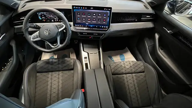 Volkswagen Passat Variant 2.0 TDI 142 kW 4Motion R-Line Head-up HarmanKardon Ansicht 7