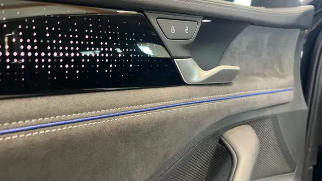 Volkswagen Passat Variant 2.0 TDI 142 kW 4Motion R-Line Head-up HarmanKardon Ansicht 32