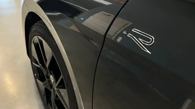 Volkswagen Passat Variant 2.0 TDI 142 kW 4Motion R-Line Head-up HarmanKardon Ansicht 34