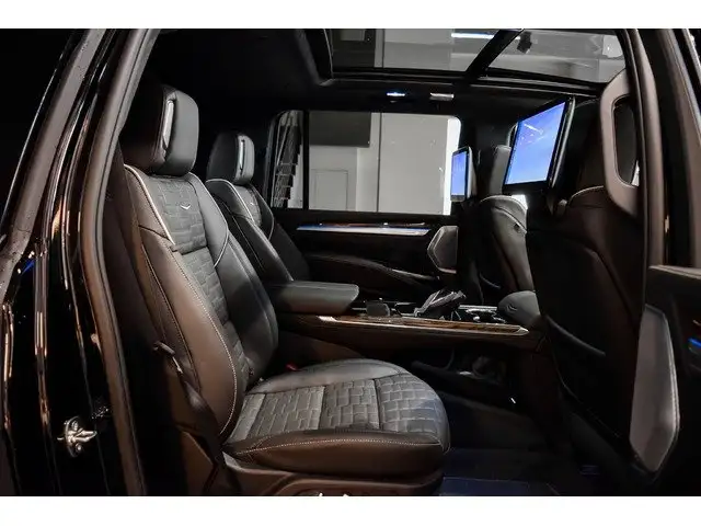 Cadillac Escalade view 10