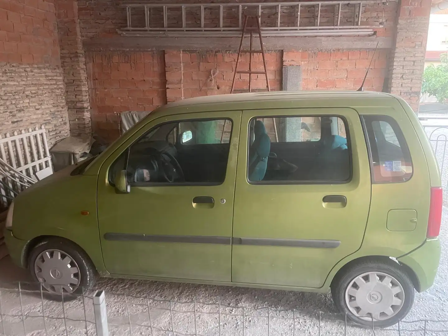 Opel Agila - 2