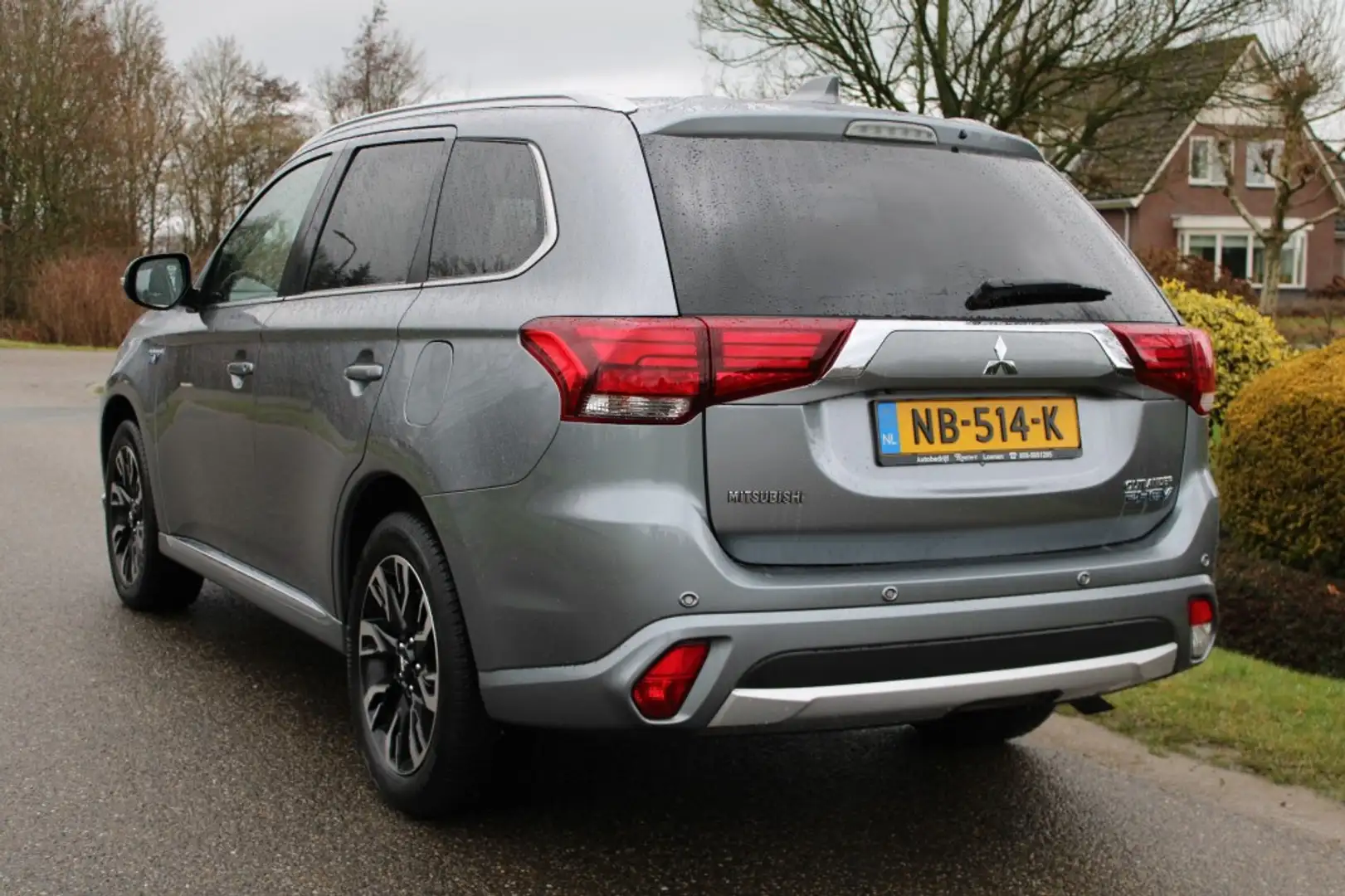 Mitsubishi Outlander 2.0 PHEV 203pk Automaat Prestige ECC/Navi/Camera/L Gris - 2