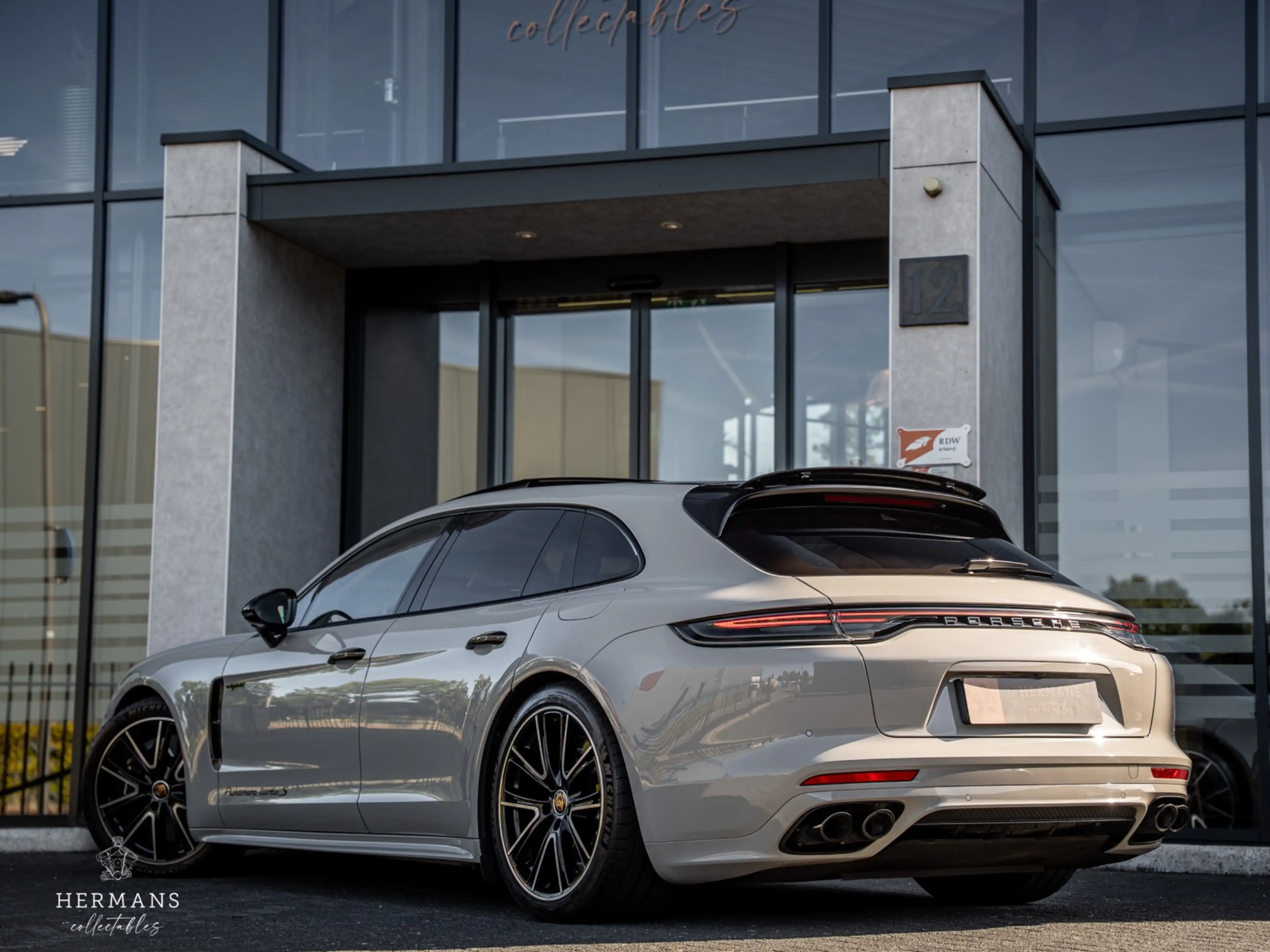 Porsche Panamera Sport Turismo 4.0 Turbo S E-Hybrid / Carbon / Burm — photo 5