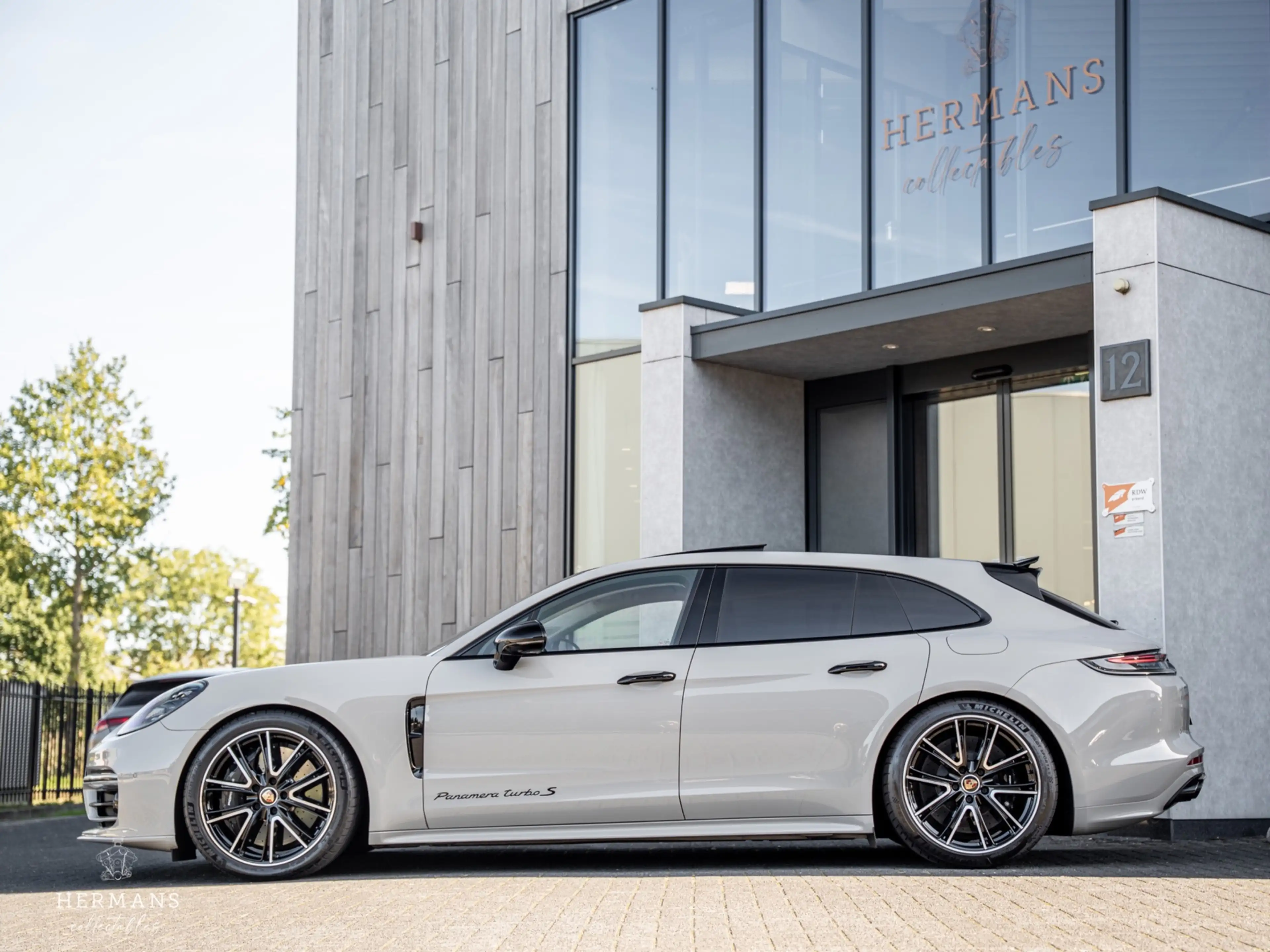 Porsche Panamera Sport Turismo 4.0 Turbo S E-Hybrid / Carbon / Burm — photo 10