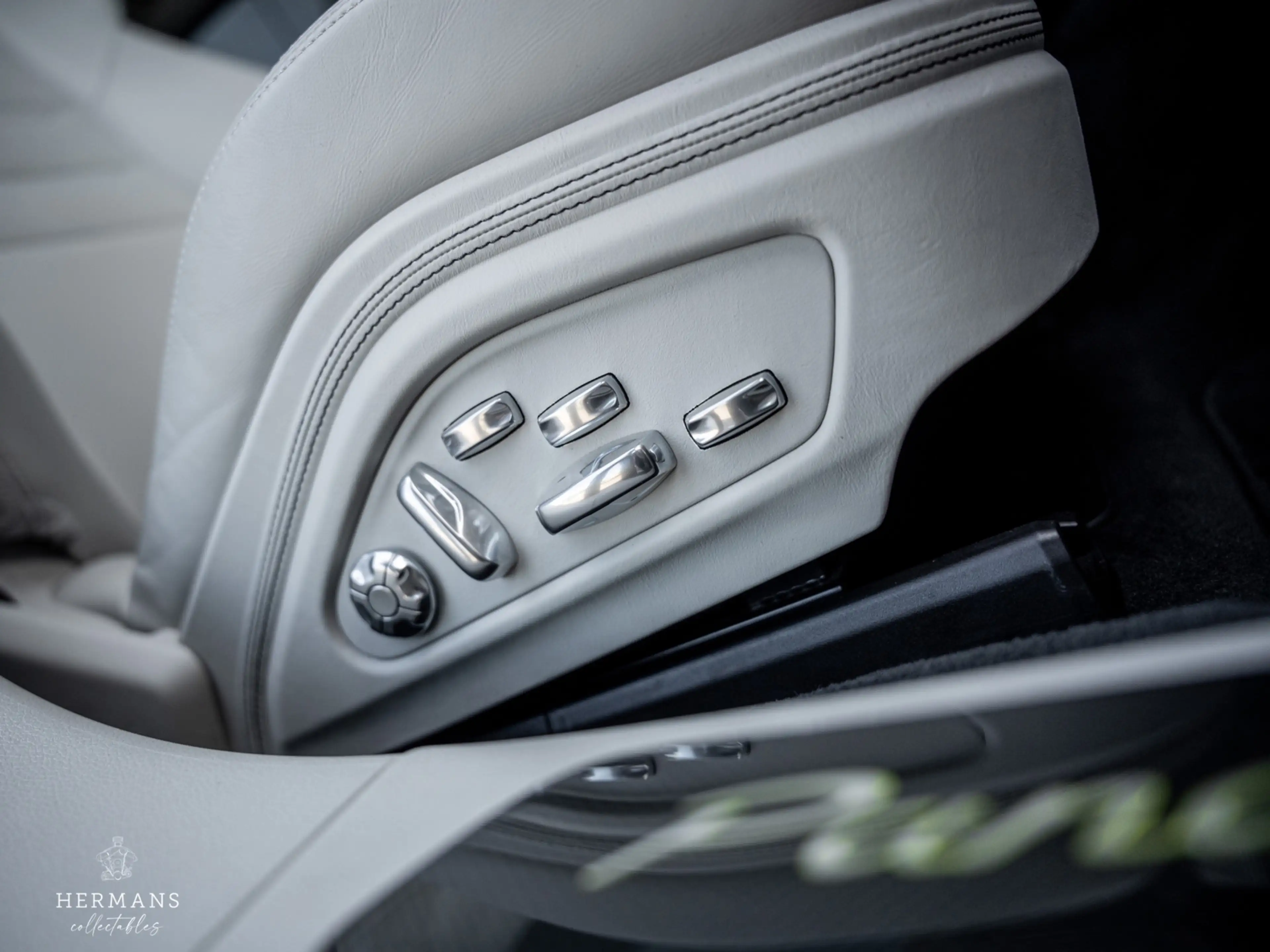 Porsche Panamera Sport Turismo 4.0 Turbo S E-Hybrid / Carbon / Burm — photo 32