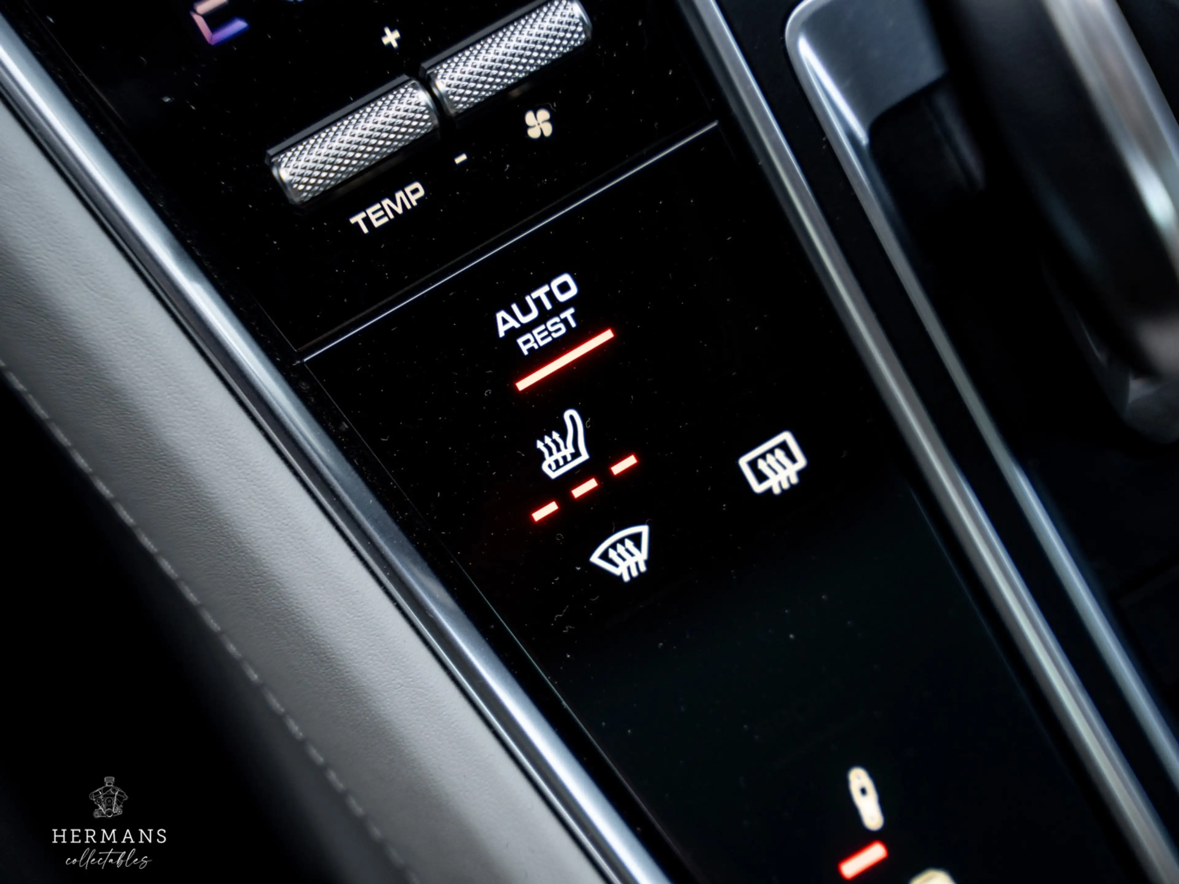 Porsche Panamera Sport Turismo 4.0 Turbo S E-Hybrid / Carbon / Burm — photo 24