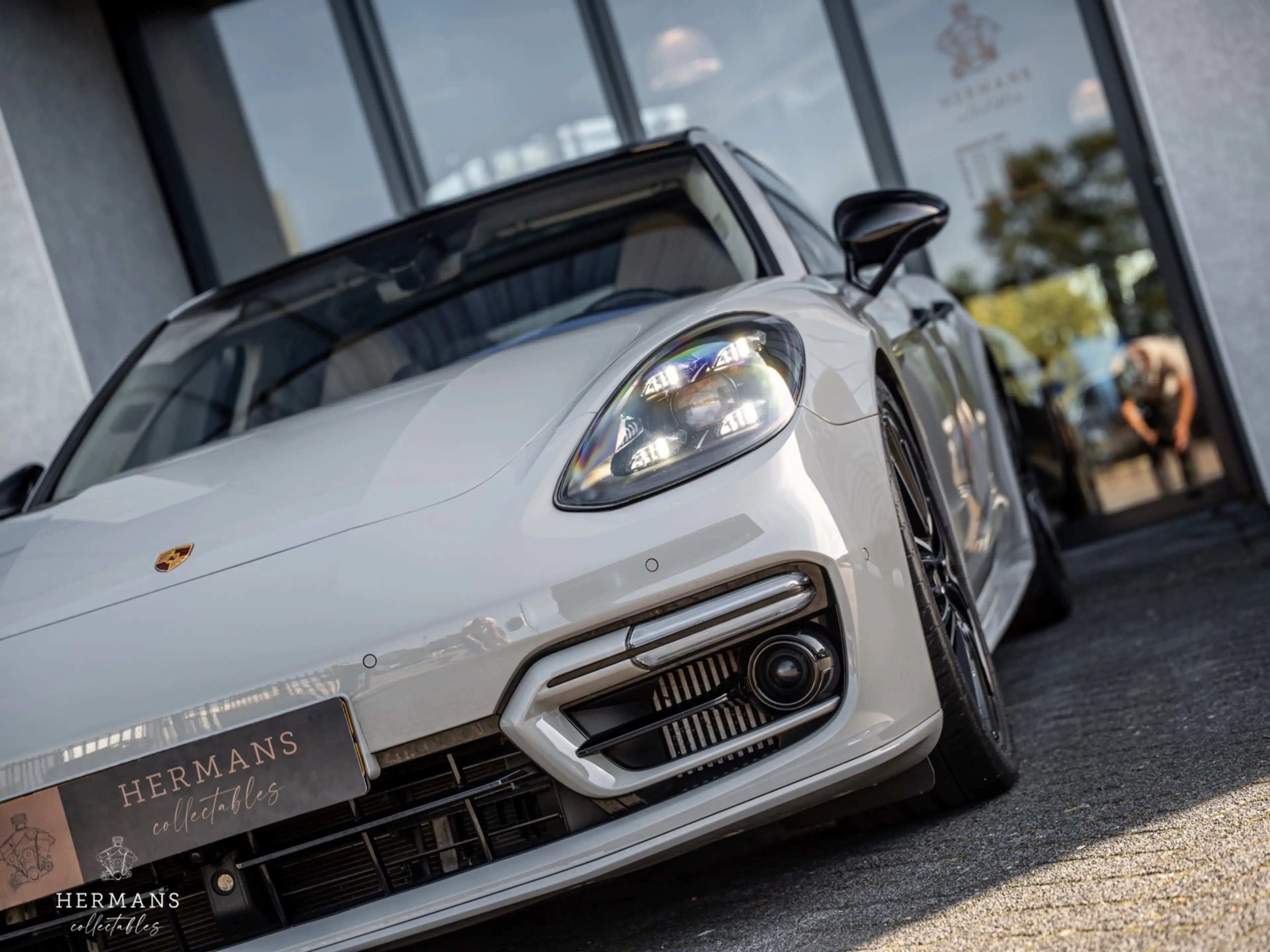 Porsche Panamera Sport Turismo 4.0 Turbo S E-Hybrid / Carbon / Burm — photo 4