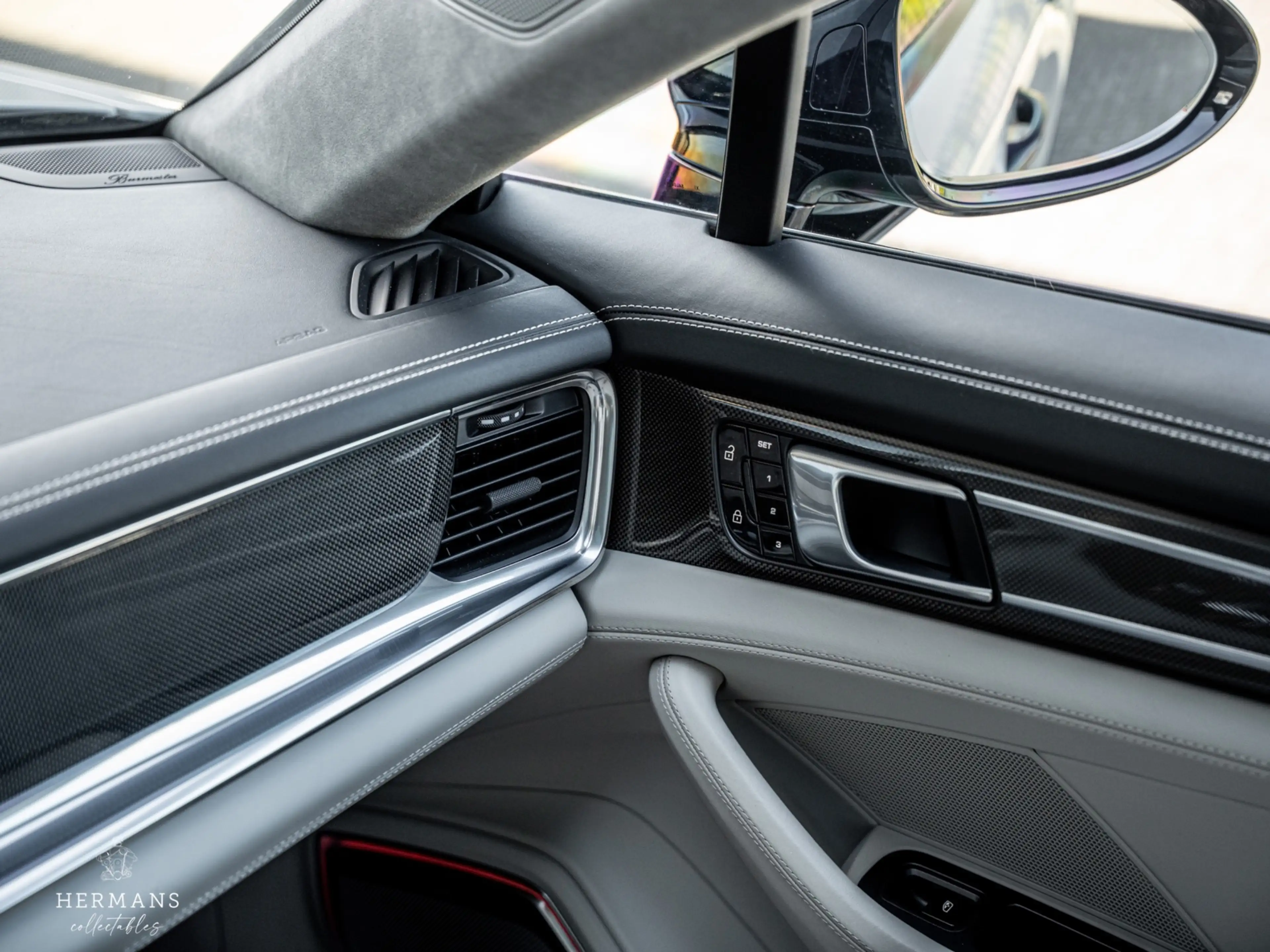 Porsche Panamera Sport Turismo 4.0 Turbo S E-Hybrid / Carbon / Burm — photo 22