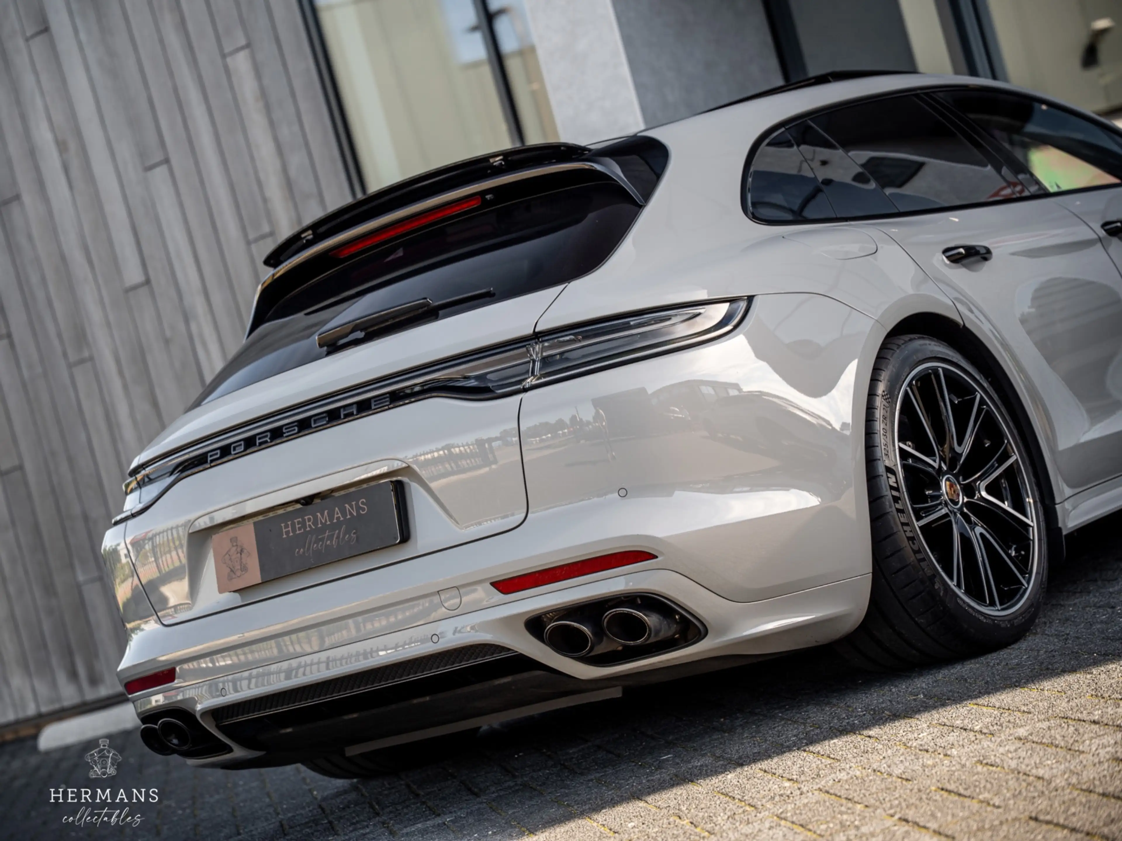 Porsche Panamera Sport Turismo 4.0 Turbo S E-Hybrid / Carbon / Burm — photo 8