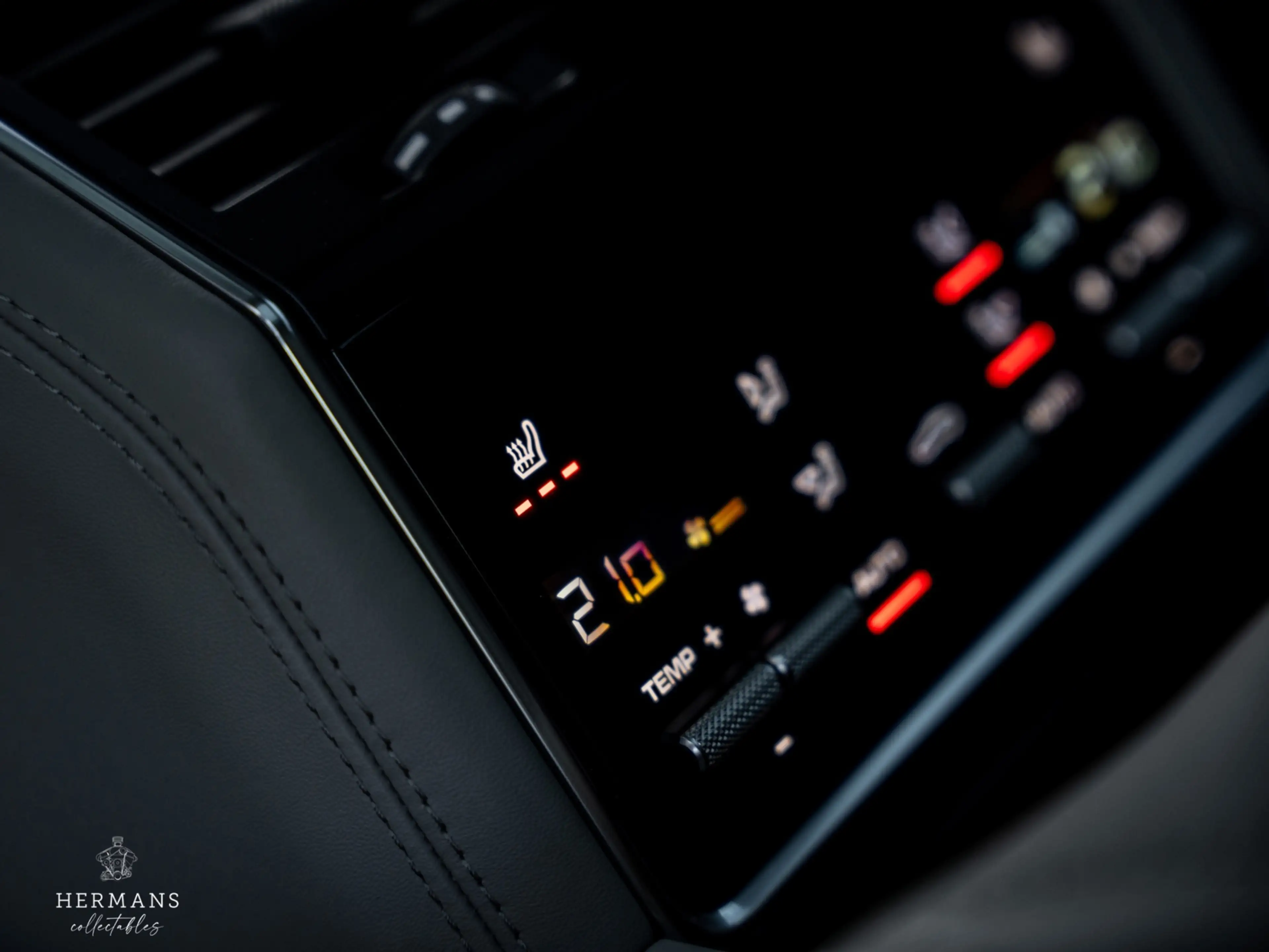 Porsche Panamera Sport Turismo 4.0 Turbo S E-Hybrid / Carbon / Burm — photo 34