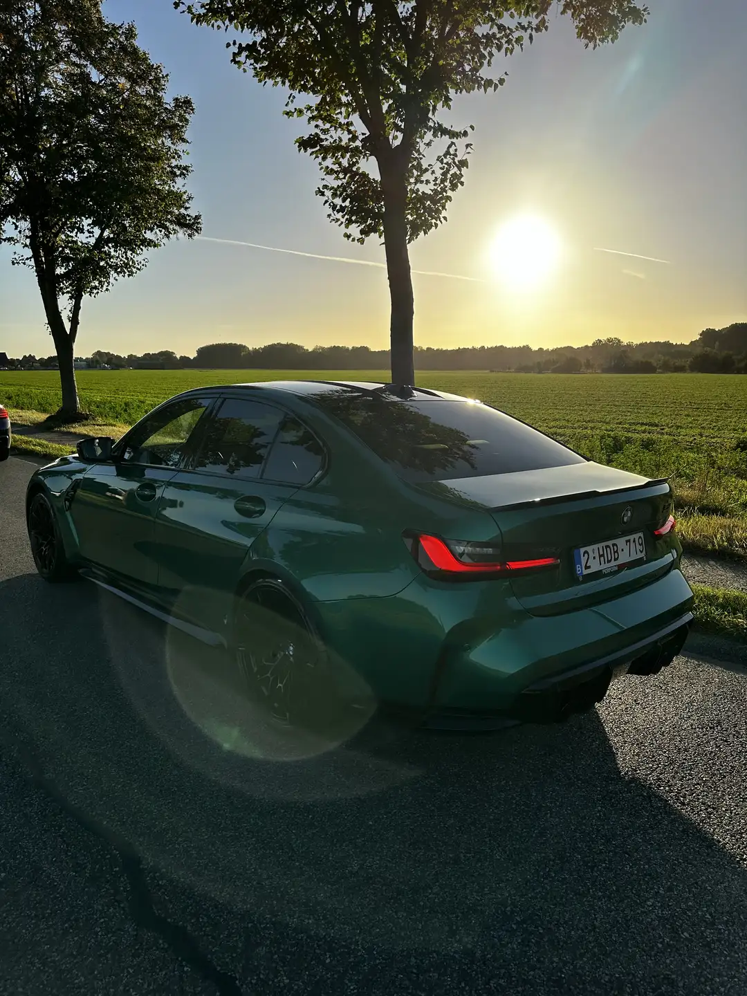 BMW M3 Sedan 2024 그린 사진 7