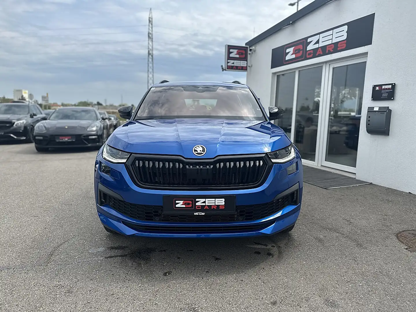 Skoda Kodiaq 2,0 TDI SCR 4x4 Sportline DSG Blau - 2